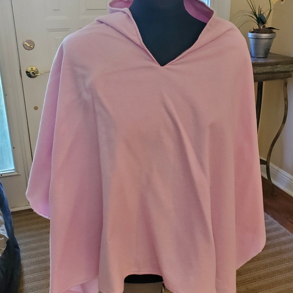 Soft flannel fleece poncho - Picture 3 of 5